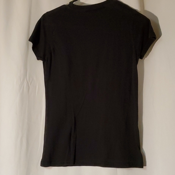 # One Mom Black women's Size M Mothers Day Gift - Picture 3 of 4